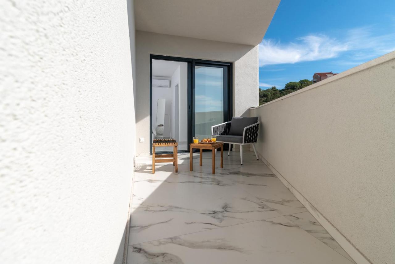 Lavender Tree - Luxury Apartments トロギール エクステリア 写真