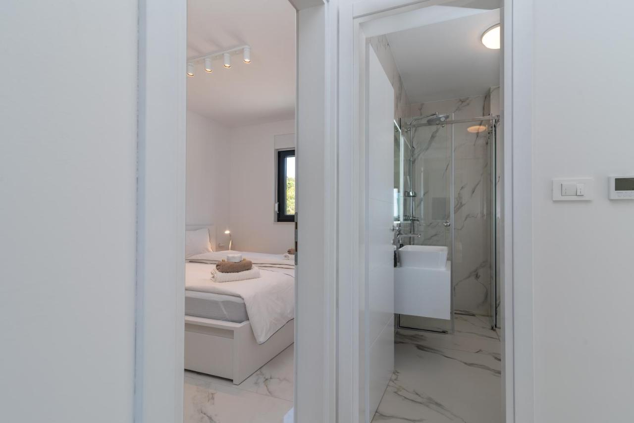 Lavender Tree - Luxury Apartments トロギール エクステリア 写真